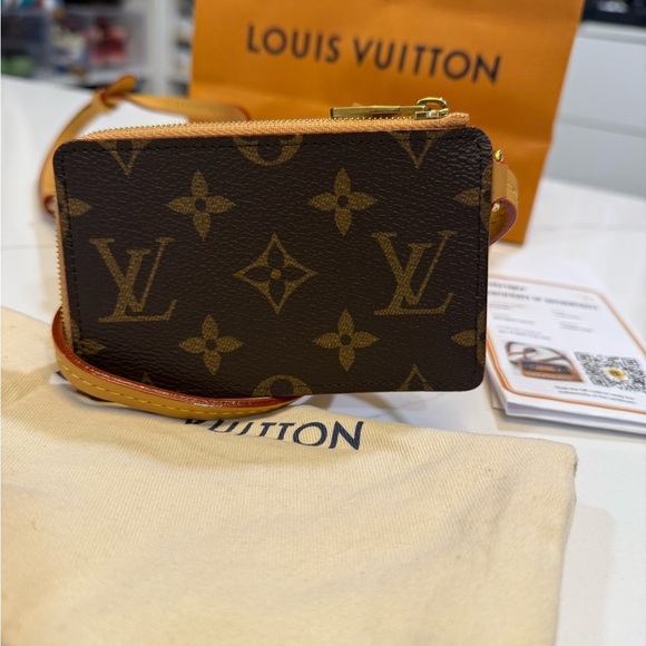 Louis Vuitton Card Holder Monogram LV Tape M14066 140947838 - Picture 4 of 8